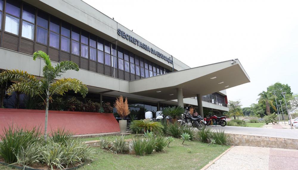 Aprovados no concurso da educação são convocados para posse