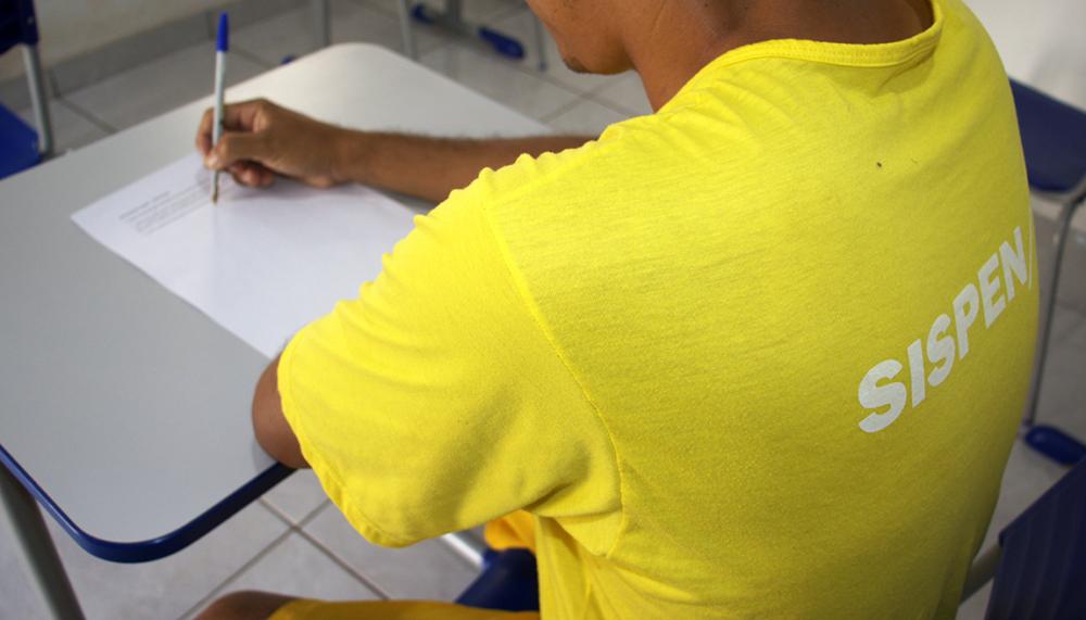 Nesta edição, 330 presos serão certificados no ensino fundamental e 184 no ensino médio