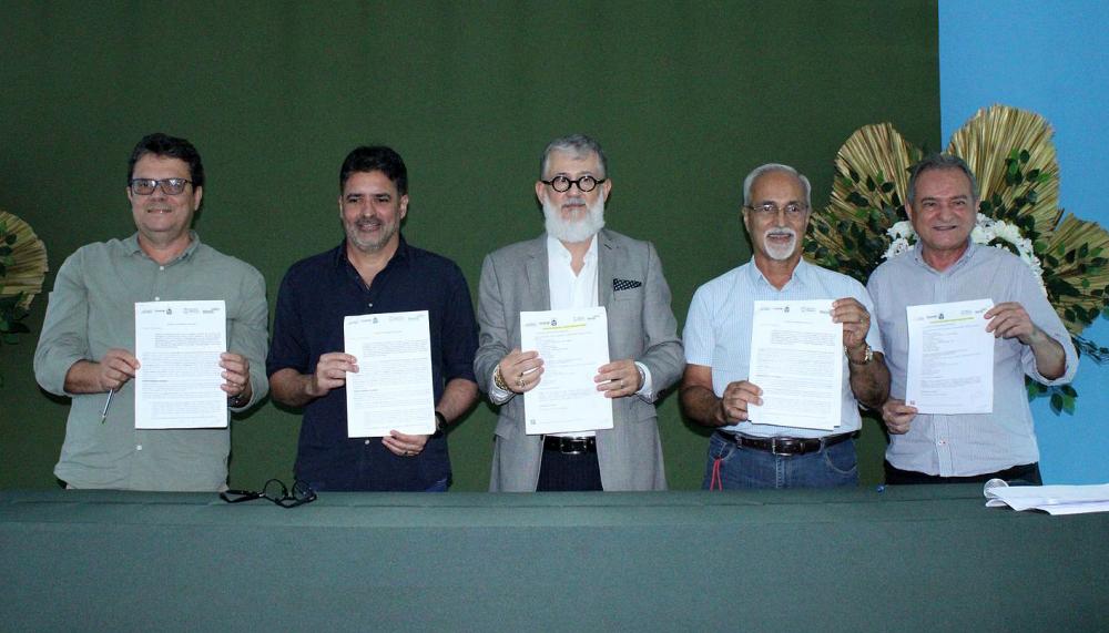 Acordo para recuperação de áreas degradadas na bacia foi assinado entre a Semarh, Instituto Espinhaço, Comitê de Bacia do Rio Formoso e Aproest
