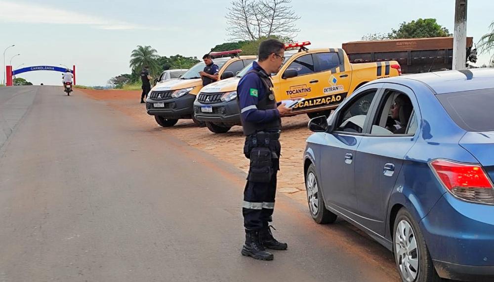 Agentes realizam fiscalização em diversas rodovias estaduais para garantir a segurança nas vias