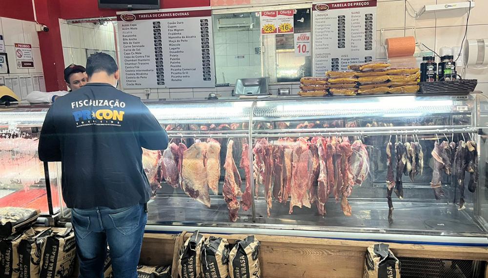 Foram pesquisados 35 tipos de carnes, entre bovinas, suínas, frango, linguiças e peixes 