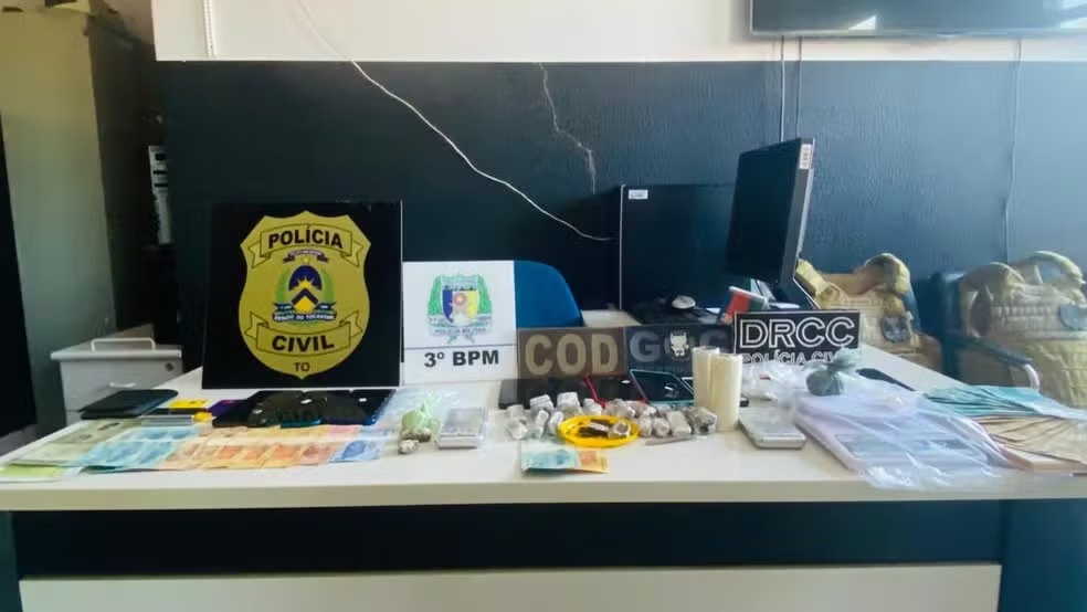 Os suspeitos escondiam parte da droga em um ginásio de esportes. — Foto: Divulgação/ SSP