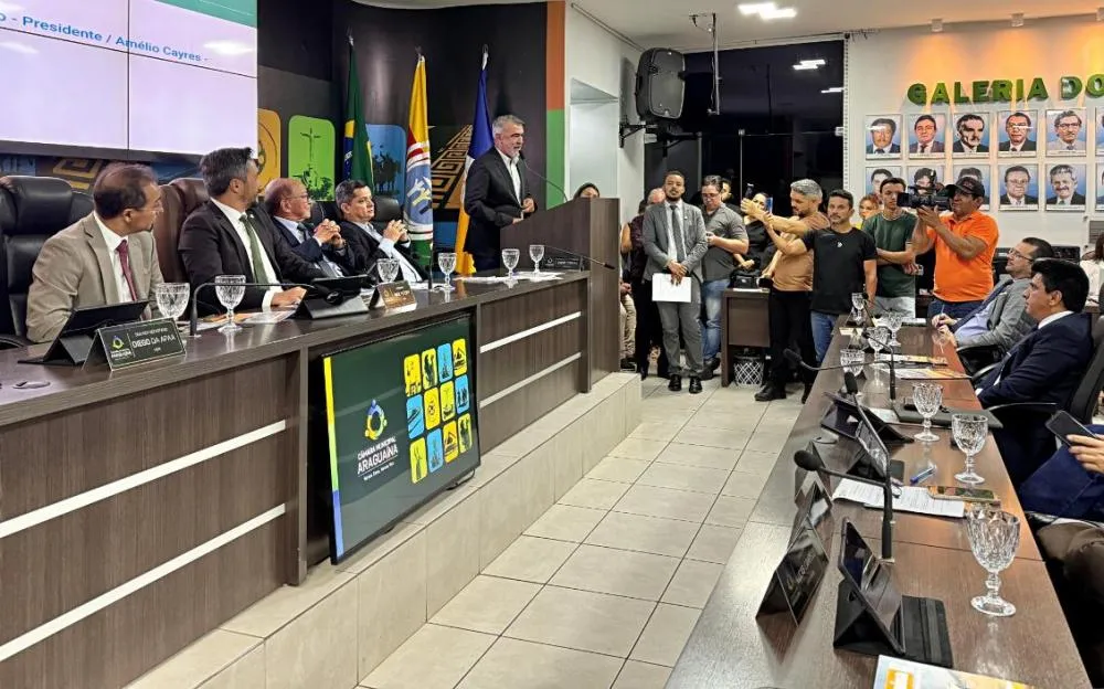 Amélio discursa em sessão que reconhece a atuação da Aleto na criação de regiões metropolitanas.