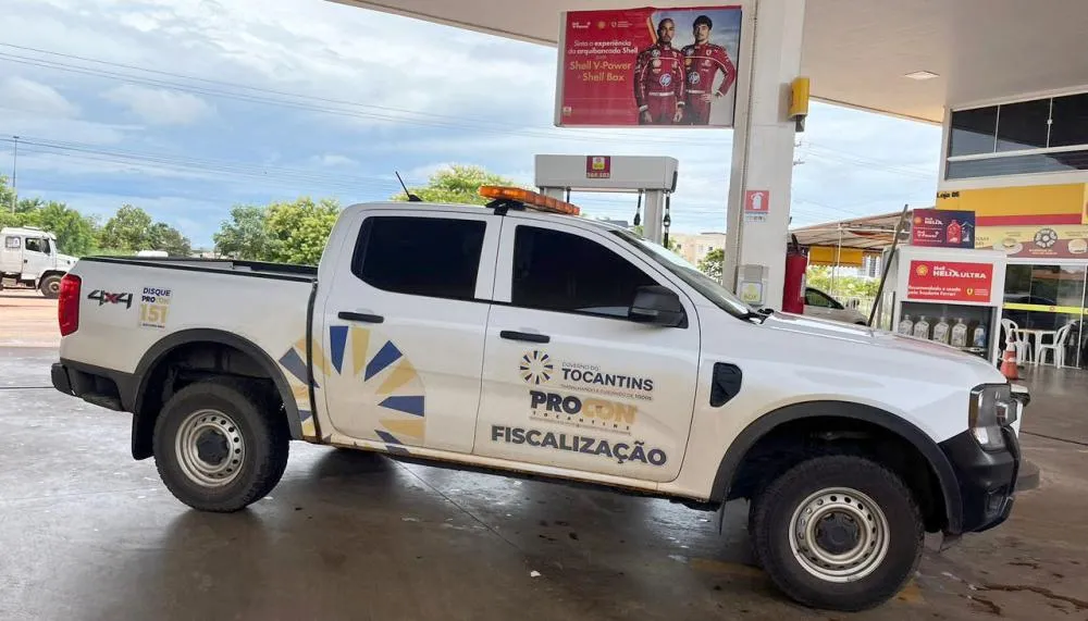 Equipes do Procon Tocantins percorrem todo o estado para fiscalizar postos de combustíveis.