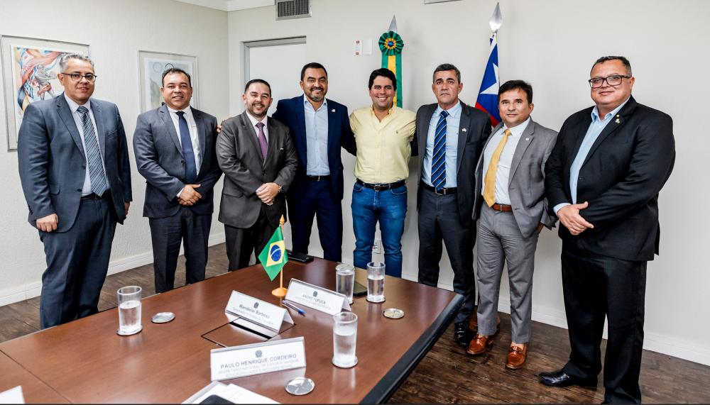 Governador Wanderlei Barbosa, ao lado do ministro do Esporte, André Fufuca, secretários do Estado e equipe técnica do Ministério 