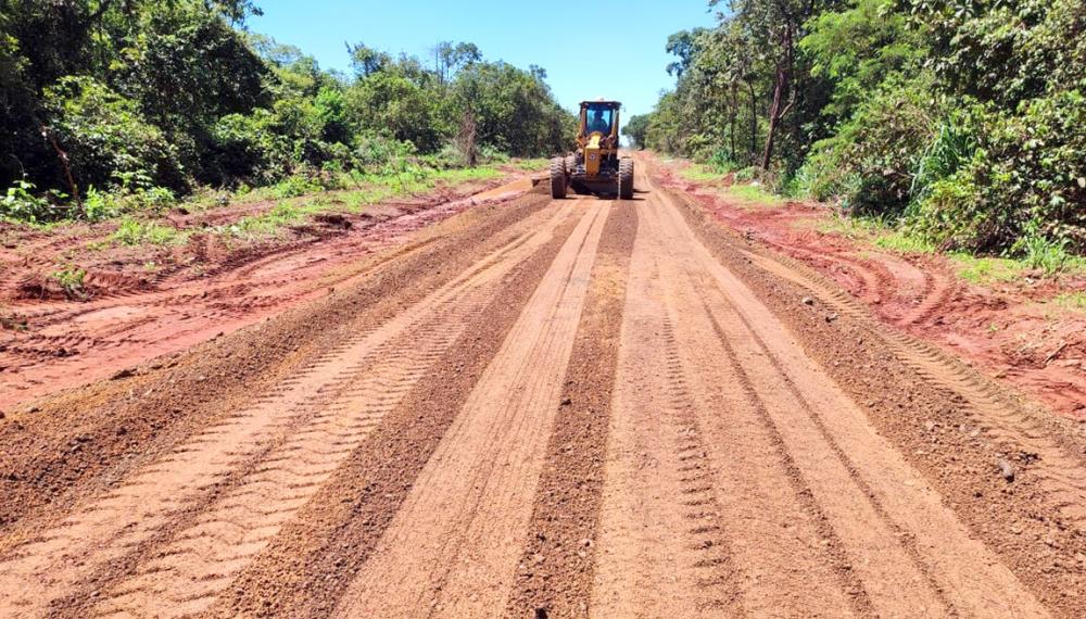 Trecho da TO-181 de Araguaçu até a divisa do Estado em Novo Planalto-GO recebe os serviços de patrolamento e revestimento primário
