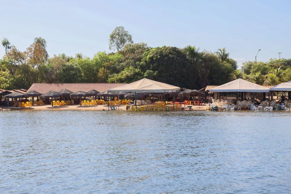 Reunião com comerciantes ocorreu na Praia do Prata.