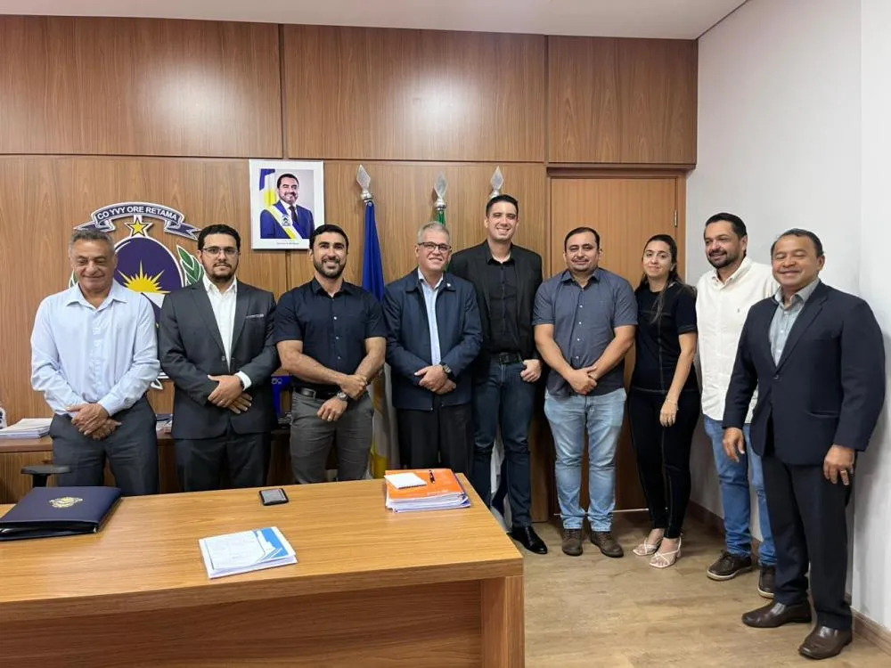 Participaram da reunião, secretários da Sics e da Sedeem e equipe técnica de ambas as Pastas