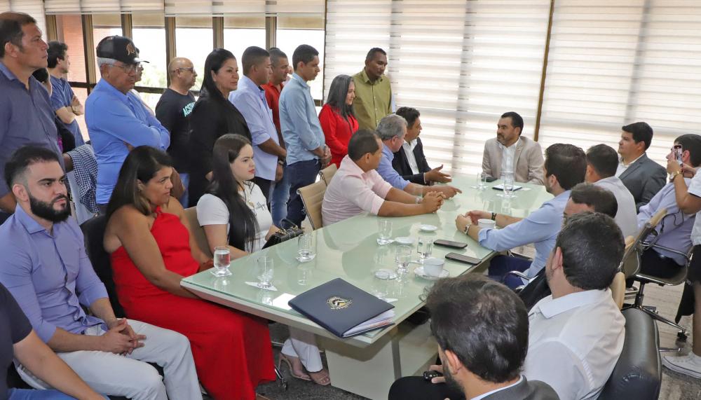Governador Wanderlei Barbosa, prefeitos e vereadores de Mato Grosso, em reunião sobre a área da saúde