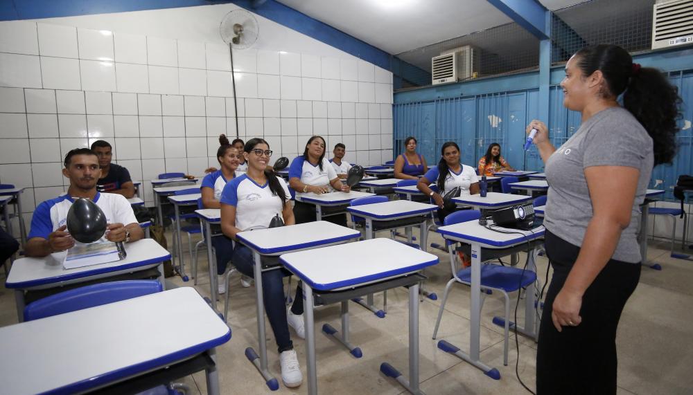 Estudantes do período noturno poderão receber refeição escolar completa -