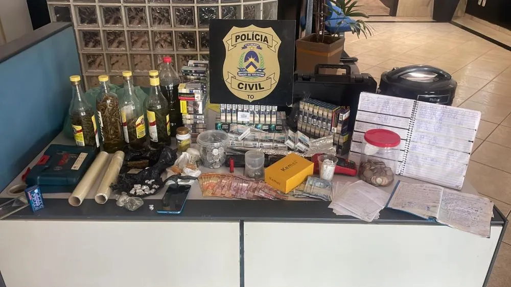 Polícia Civil prende quatro pessoas por tráfico e apreende drogas, munições e animais silvestres no interior do Estado