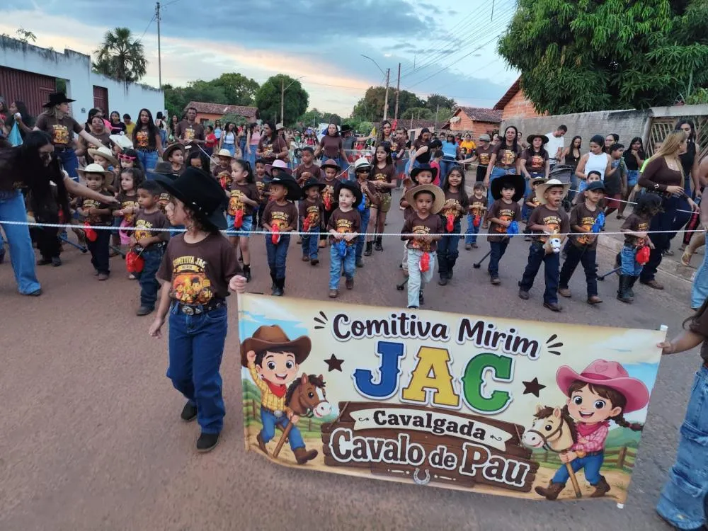Primeira Cavalgada Mirim com Cavalinhos de Pau reúne crianças e famílias no povoado Alto Lindo