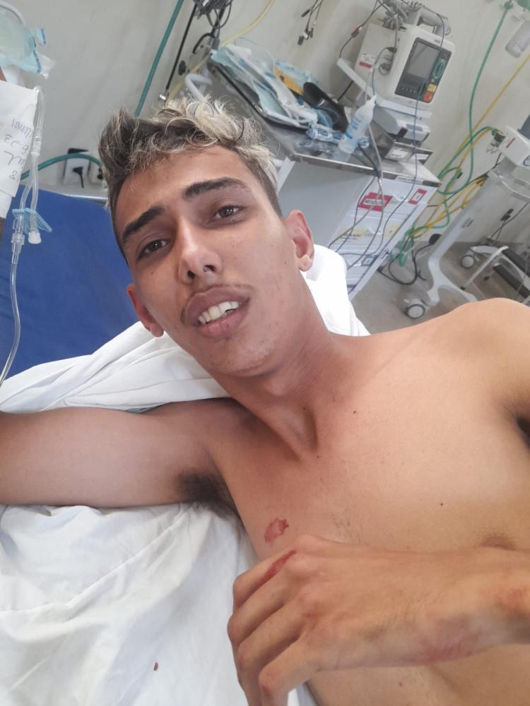 indivíduo identificado como Jhonata de Lima Cardoso, 18 anos, o qual é um dos suspeitos de praticar um homicídio, por volta das 13h, em um restaurante de Palmas – Foto: Reprodução / Agência Tocantins