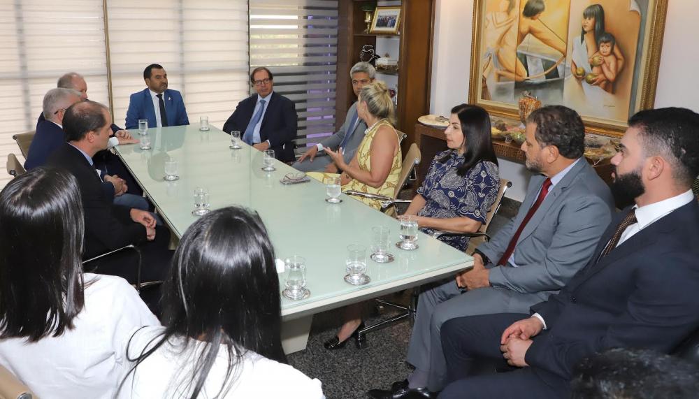 Governador Wanderlei Barbosa, o ministro Luís Felipe Salomão, o coordenador de inspeções do STJ, desembargado Fábio Uchoa Montenegro e representantes de órgãos públicos