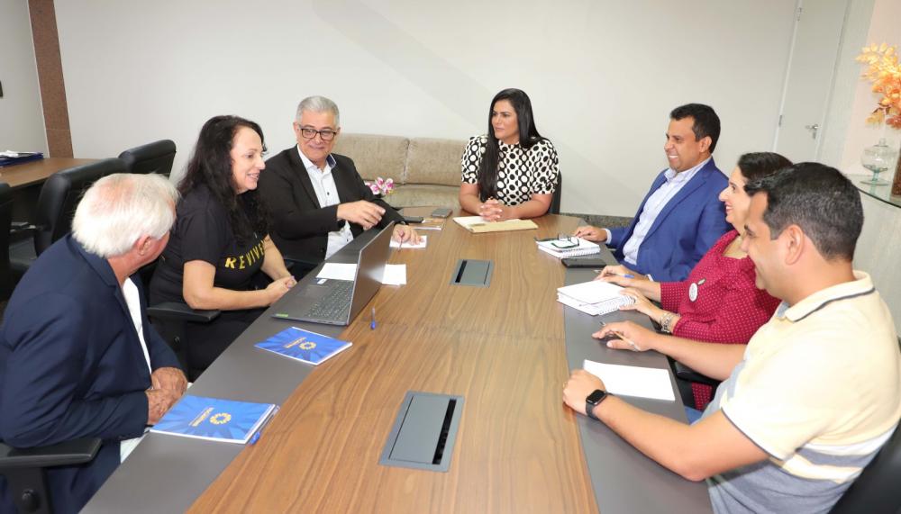 Primeira-dama Karynne Sotero recebe presidente do Instituto Reviver e reforça compromisso com o desporto para pessoas com deficiência