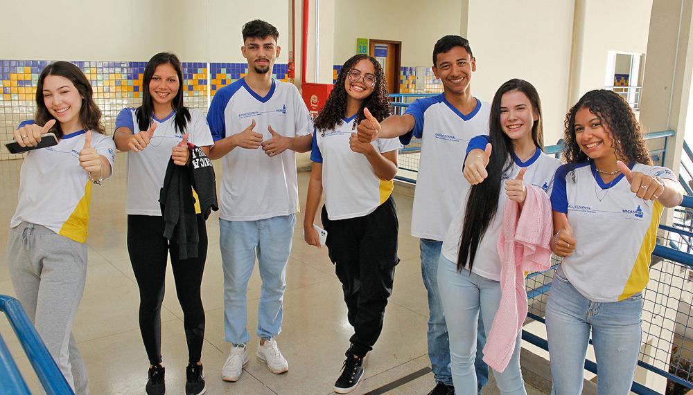 Governo do Estado pagará R$ 1.900 aos estudantes cadastrados que obtenham a frequência e a aprovação exigidas pelo 