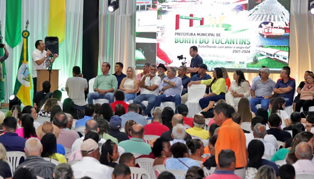 Governador do Tocantins, Wanderlei Barbosa, entrega obras de pavimentação em bloquete nos projetos de assentamento em Buriti do Tocantins com investimento de R$ 2 milhões de reais
