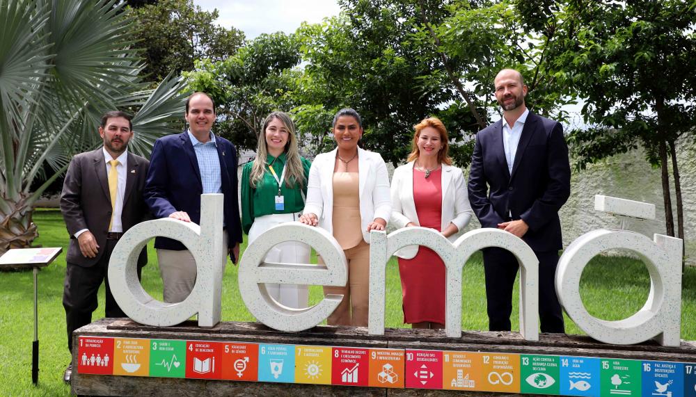 Primeira-dama Karynne Sotero visita sede da Demà Jovem by Renapsi em Goiânia/GO, reforçando parcerias para o Governo do Tocantins