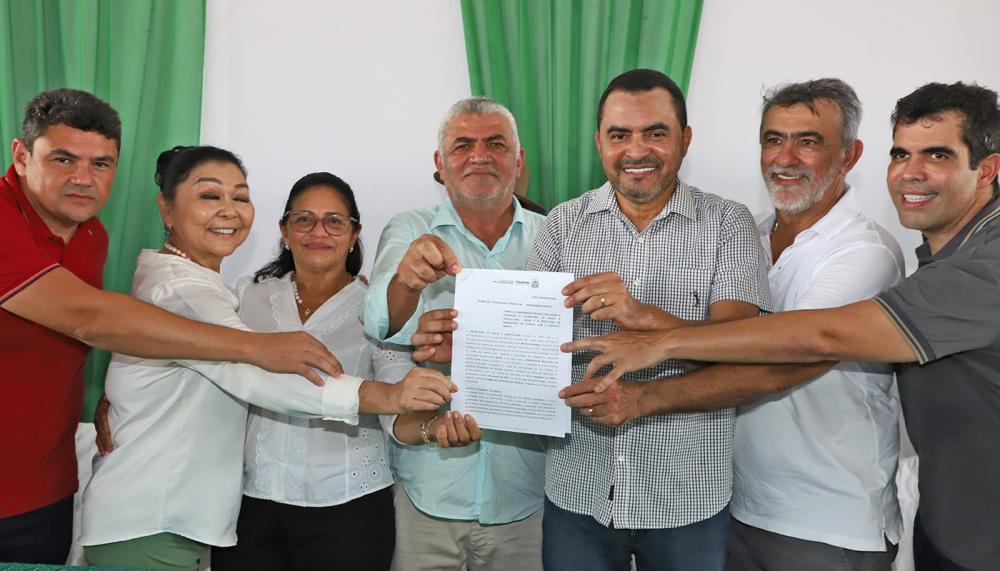 Governo do Tocantins assina termo de cooperação técnica para fortalecer a cadeia produtiva do pescado em Araguatins