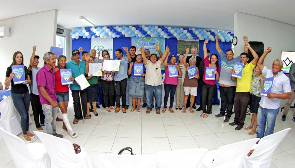 Ação de regularização fundiária beneficia 49 moradores do município de Dois Irmãos.
