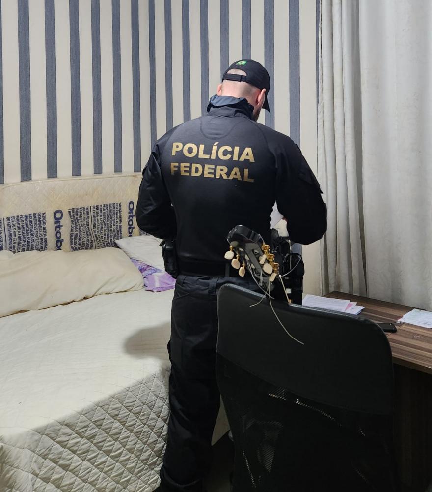 Policiais durante mandatos de buscas, Foto- Polícia Federal.