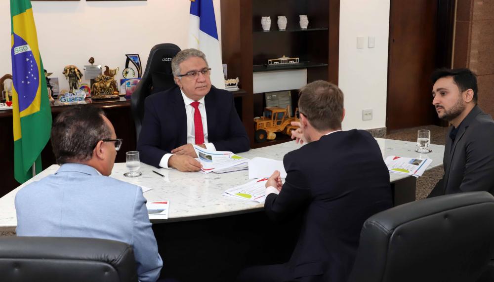 Governador em exercício Laurez Moreira reuniu-se com o diretor-presidente da Energisa Tocantins, Alessandro Brum; e o diretor de Relações Institucionais, Alan Kardec.
