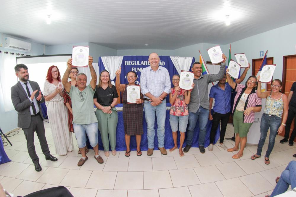 Solenidade de entrega de títulos imobiliários em Santa Maria, promovida pela Corregedoria-Geral da Justiça do Tocantins