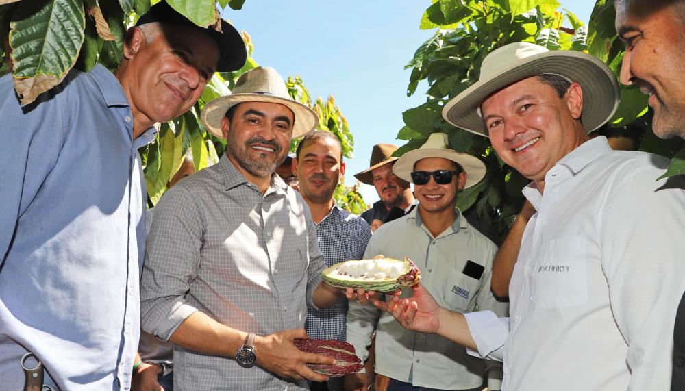 O governador Wanderlei Barbosa e a comitiva do Tocantins visitaram os viveiros de plantas na Bahia, em busca de técnicas inovadoras para o cultivo de cacau