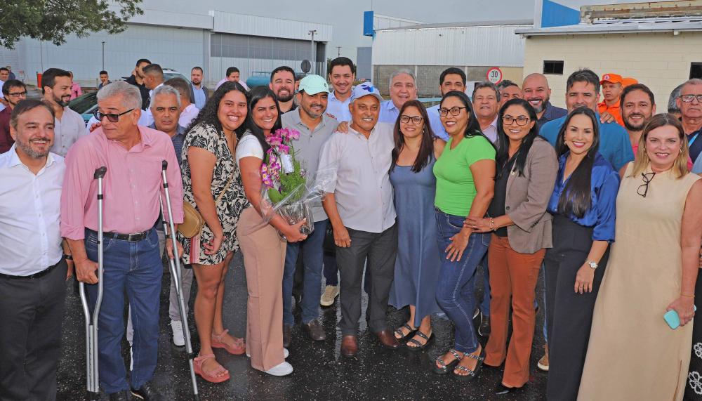 Na Associação Tocantinense de Aviação, em Palmas, o governador Wanderlei Barbosa foi recepcionado pelo seu pai, Fenelon Barbosa; além de membros da equipe do Governo do Tocantins, deputados, amigos e familiares .