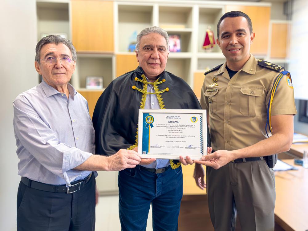 Vice-governador Laurez é diplomado como membro permanente do Conselho Superior de Ensino da PMTO