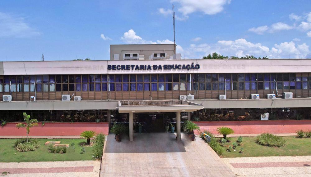 A construção do Plano de Cargos, Carreiras e Remuneração da Educação visa garantir a valorização dos trabalhadores por meio de uma carreira atrativa 