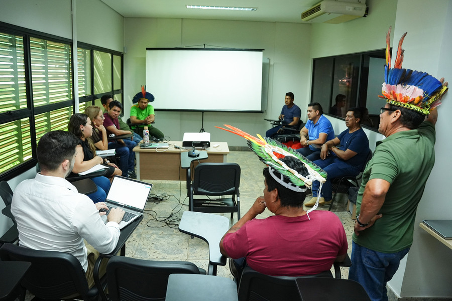 Caciques procuram a Defensoria Pública para buscar orientação em relação aos problemas enfrentados nas aldeias.