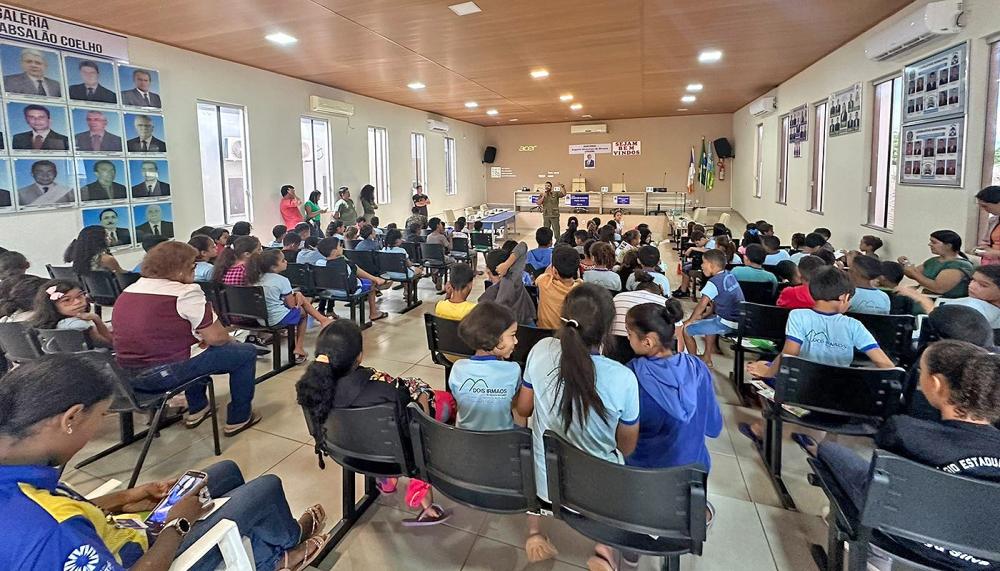 Escola Professor Antônio Arruda na área urbana de Dois Irmãos.