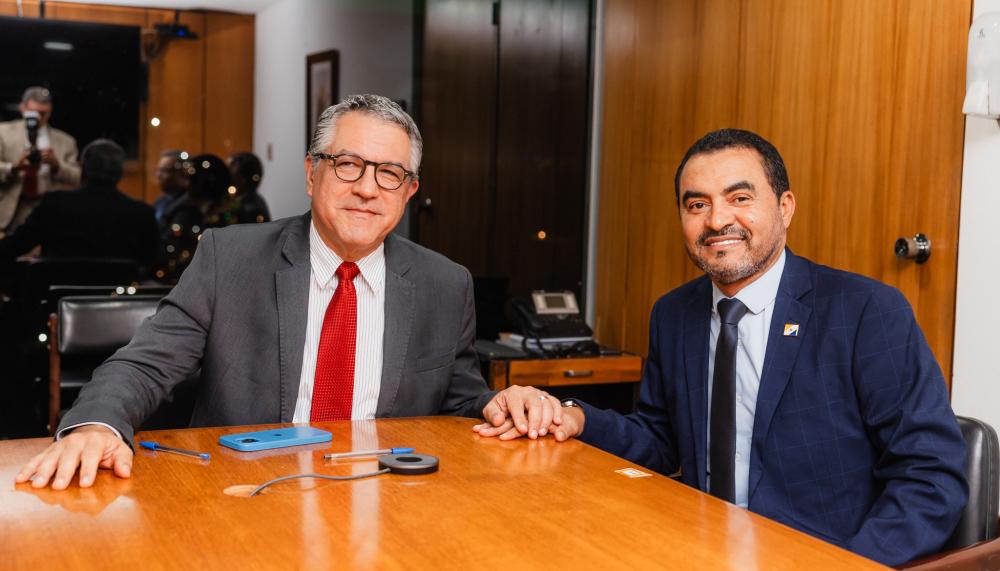 O governador Wanderlei Barbosa foi recebido, em Brasília, pelo ministro da Secretaria de Relações Institucionais da Presidência da República (SRI), Alexandre Padilha.