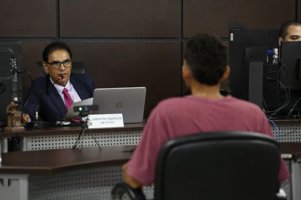 Foram ouvidas cinco testemunhas de acusação indicadas pelo Ministério Público.