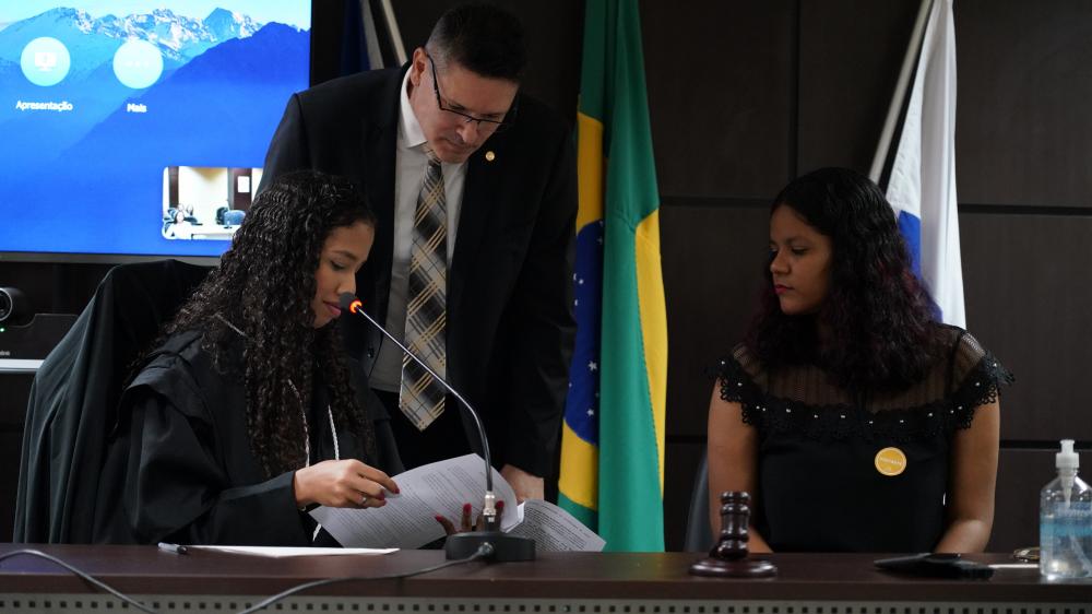 Estudantes de Direito da Unicatólica em simulação de uma sessão do Tribunal do Júri
