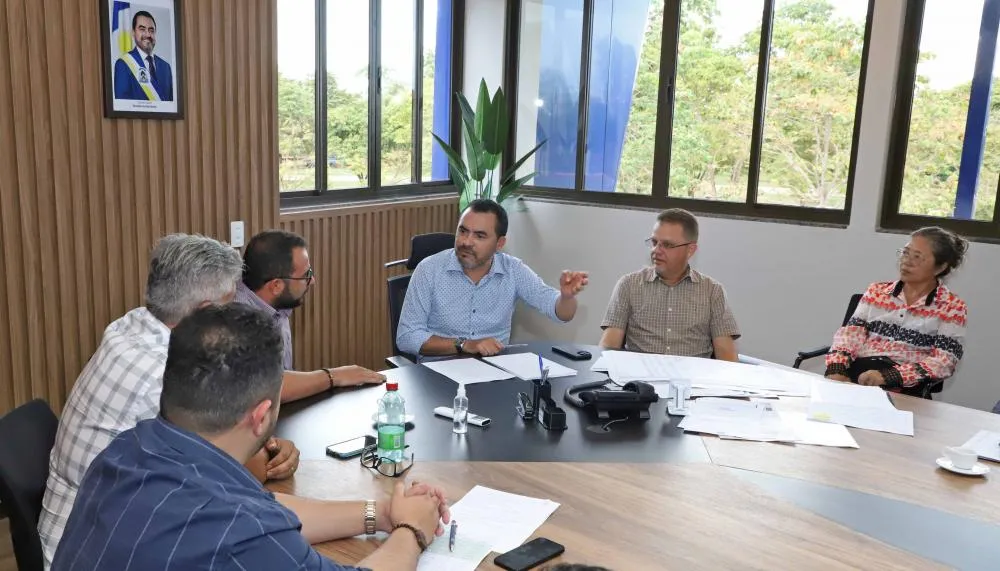 Governador do Tocantins, Wanderlei Barbosa, esteve presente na Ageto para uma reunião com o corpo administrativo e técnico do órgão.