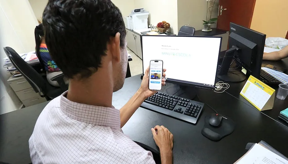 A capacitação visa ampliar os conhecimentos digitais de professores e profissionais da educação