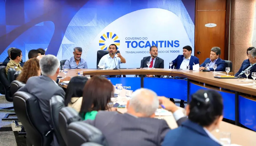 Reunião do governador Wanderlei Barbosa com secretariado ocorreu na sala de reuniões do Palácio Araguaia Governador José Wilson Siqueira Campos, nesta segunda-feira, 29.