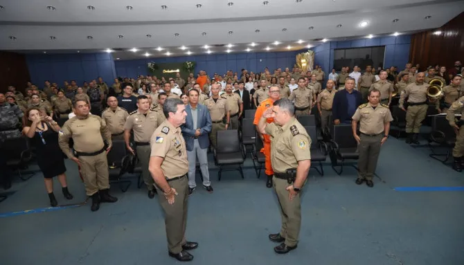 Durante o evento, ocorreu a apresentação da tropa presente, feita pelo chefe do Estado-Maior, coronel Cláudio Thomaz Coelho de Souza