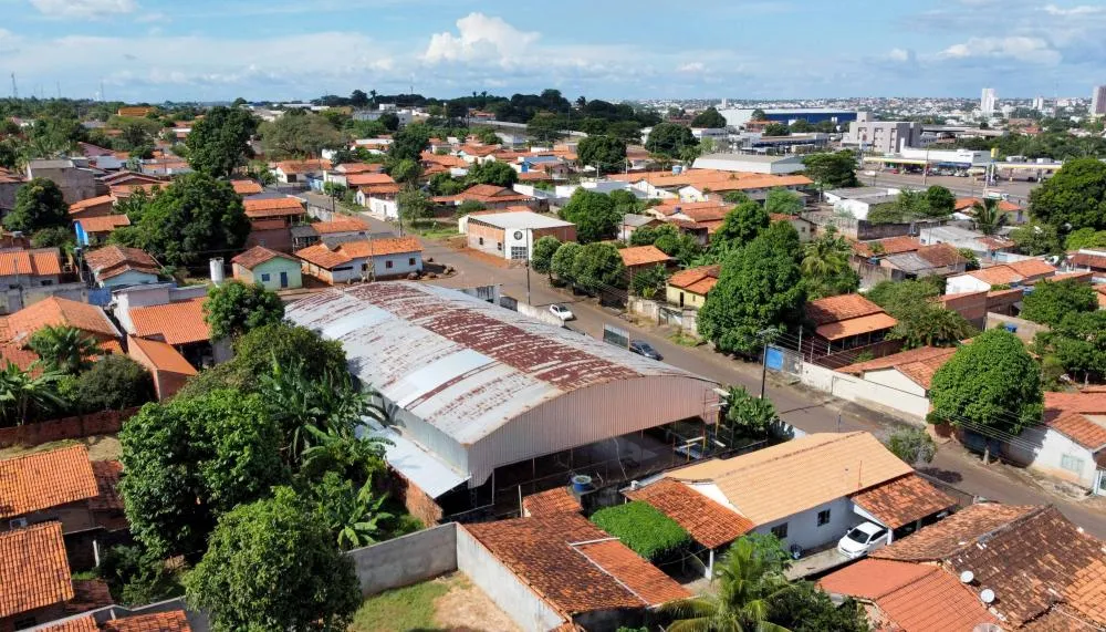 Obra de reforma e ampliação da quadra poliesportiva Nilton Barros de Sousa, em Araguaína, contará com investimentos de R$ 586.929,61.