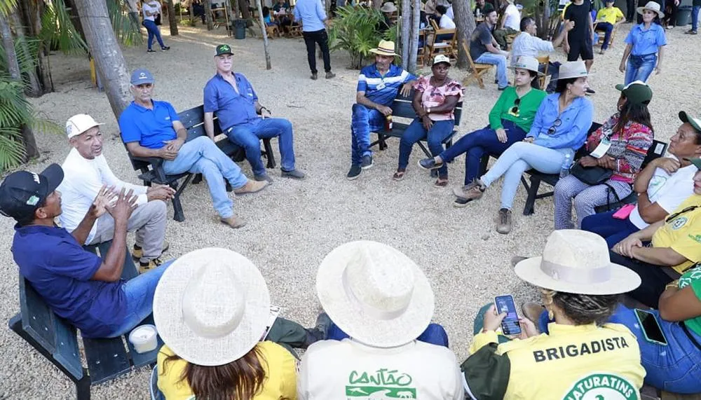 Naturatins promove roda de conversa com seu Zé Menininho, um dos expositores de produtos agroextrativistas .