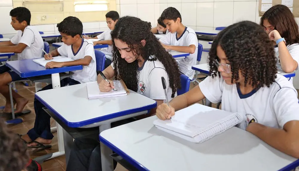 Avaliação é realizada anualmente e abrange áreas-chave como língua portuguesa e matemática para alunos do 2° e do 5° ano do ensino fundamental 