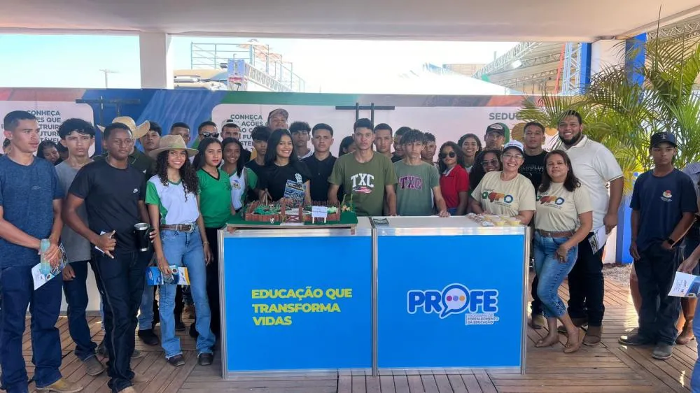 Estudantes foram recepcionados e conheceram os projetos da Seduc no estande 