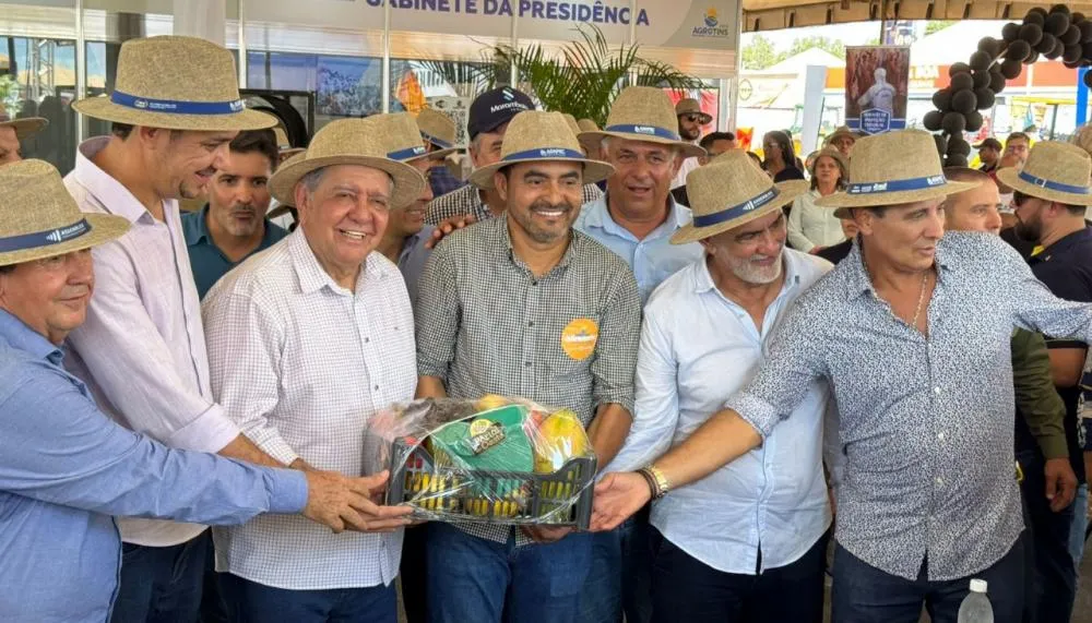 Governador Wanderlei Barbosa prestigiou o estande da Adapec