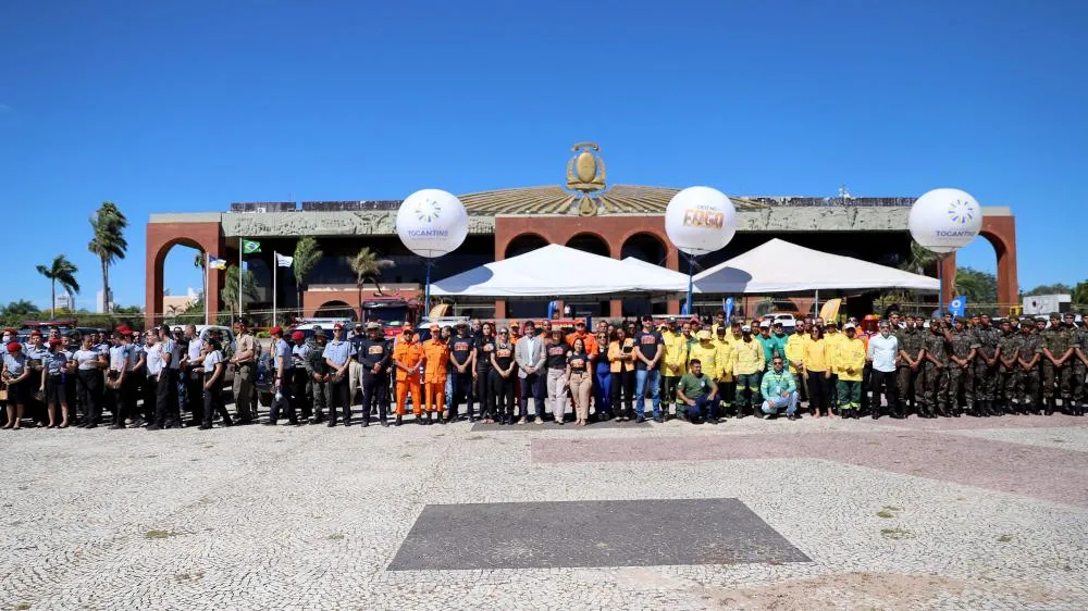 Integrantes parceiros do projeto no lançamento oficial do Foco no Fogo 2024