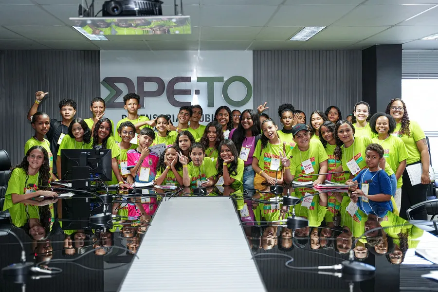 Os 33 estudantes do ensino fundamental fazem parte do Projeto Cuidar, desenvolvido pelo Cedeca.