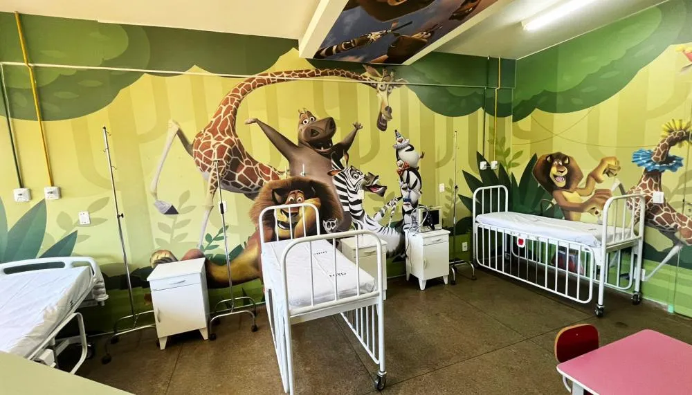 Ala pediátrica foi revitalizada com nova pintura em um ambiente pensado no bem estar do paciente.