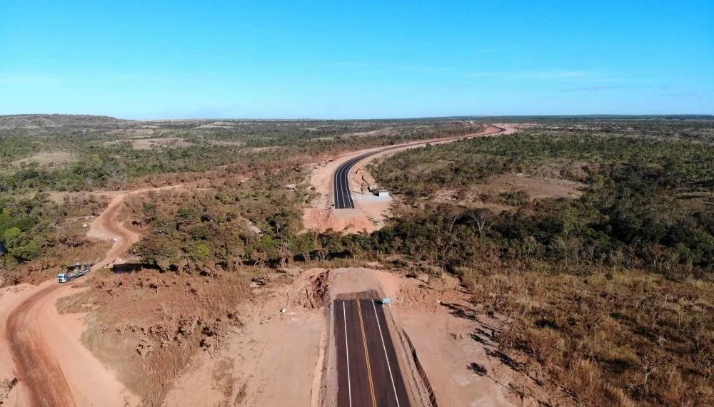 Uma das pontes que será construída fica localizada sobre o Rio Vermelho, entre Lagoa do Tocantins e São Félix, na TO-247, com extensão de 74,20 metros. 