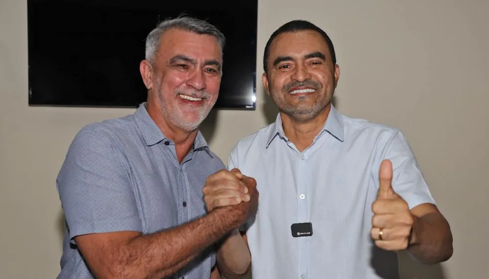 Governador Wanderlei Barbosa durante transmissão do cargo de governador para o presidente da Aleto, Amélio Cayres